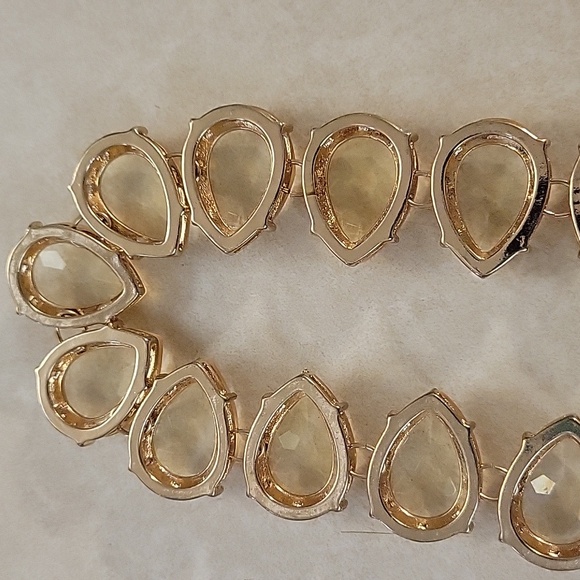 Fine Costume Jewerly - Picture 3 of 4